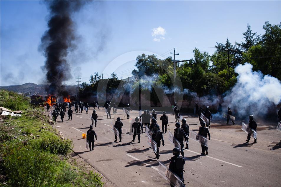 Meksika'da eğitim reformu protestosu