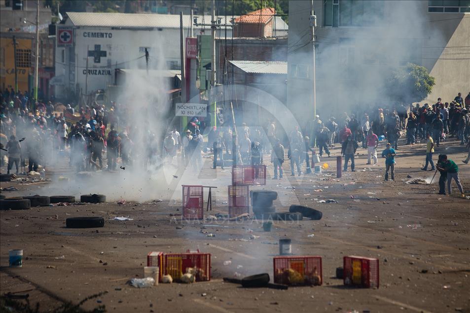Meksika'da eğitim reformu protestosu