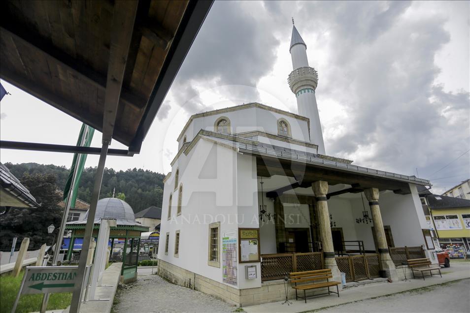 Bosna'nın Esma Sultan'ı güzelliğiyle büyülüyor