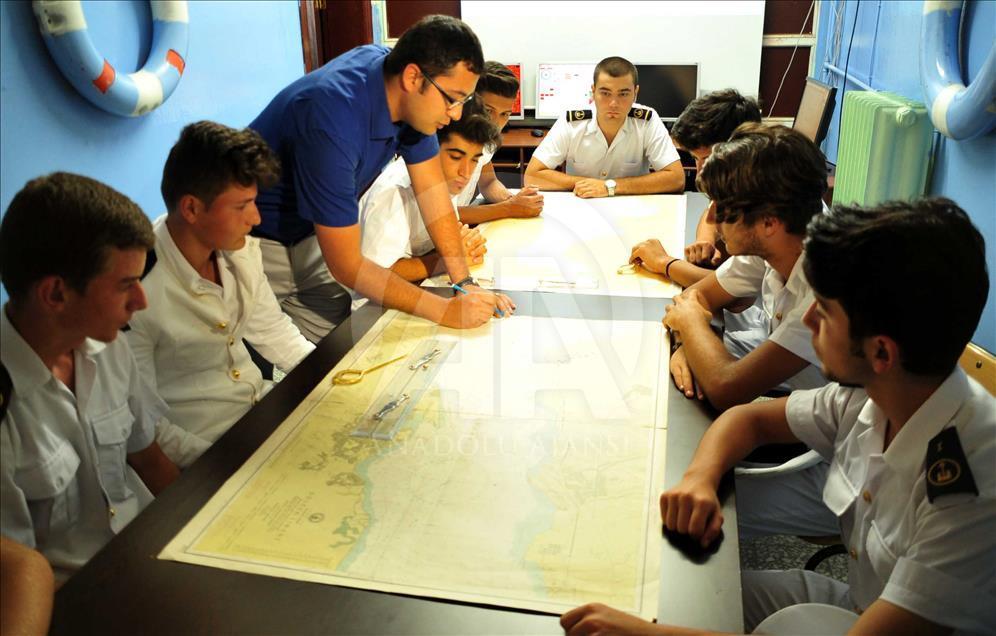 Piri Reis'in torunları Gelibolu'da yetişiyor
