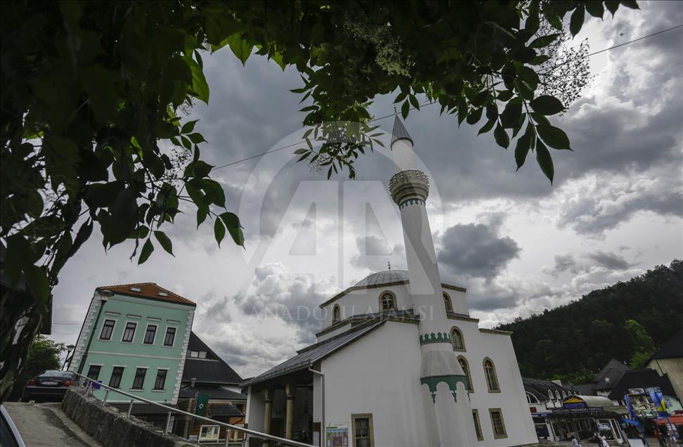 Bosna'nın Esma Sultan'ı güzelliğiyle büyülüyor