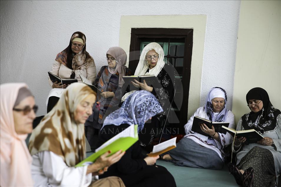 آیین تاریخی قرائت قرآن توسط زنان پایتخت کشور بوسنی هرزگووین