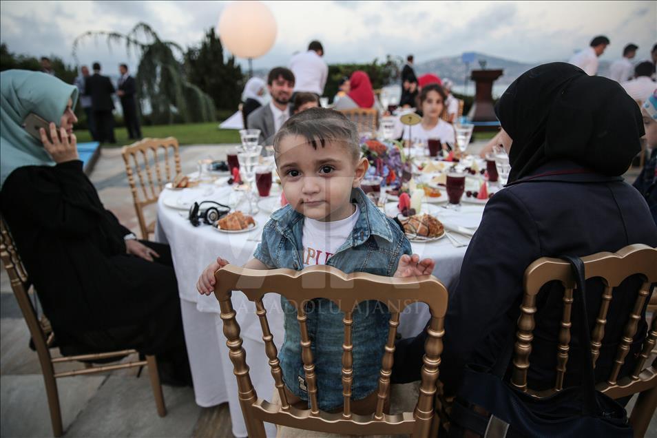 Emine Erdoğan, Suriyeli sığınmacılarla iftarda buluştu