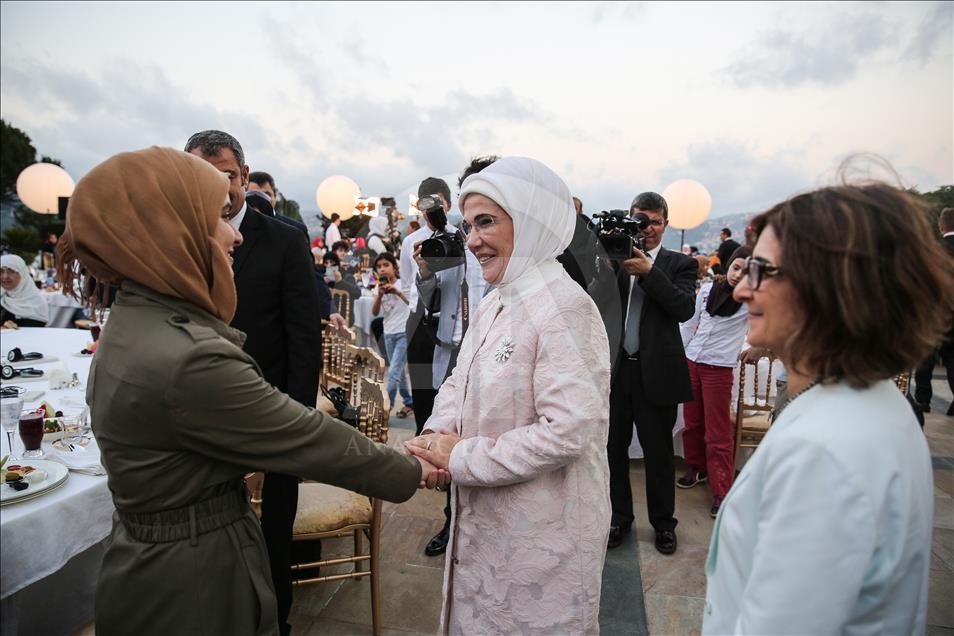 Emine Erdoğan, Suriyeli sığınmacılarla iftarda buluştu