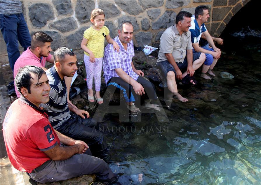 Diyarbakırlıların ramazanda sıcakla mücadelesi