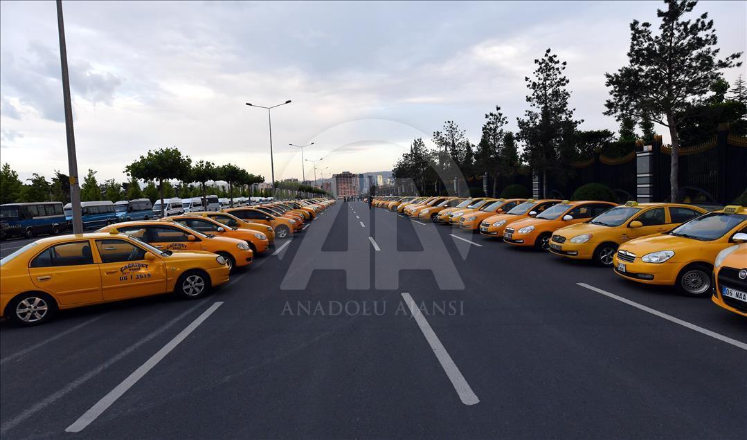 Cumhurbaşkanı Erdoğan, esnaf ve vatandaşlara iftar verdi