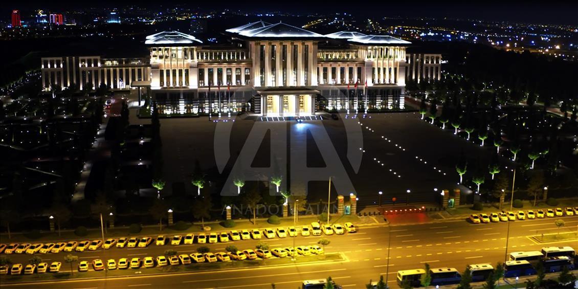 Cumhurbaşkanı Erdoğan, esnaf ve vatandaşlara iftar verdi