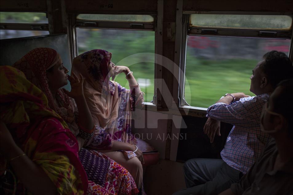 Bangladeşli Müslümanların Ramazan Bayramı yolculuğu başladı