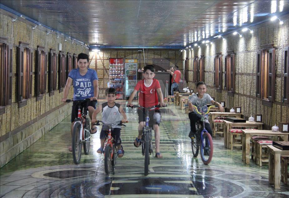 Alt geçit daha çok kullanılsın diye sanat galerisi yapıldı