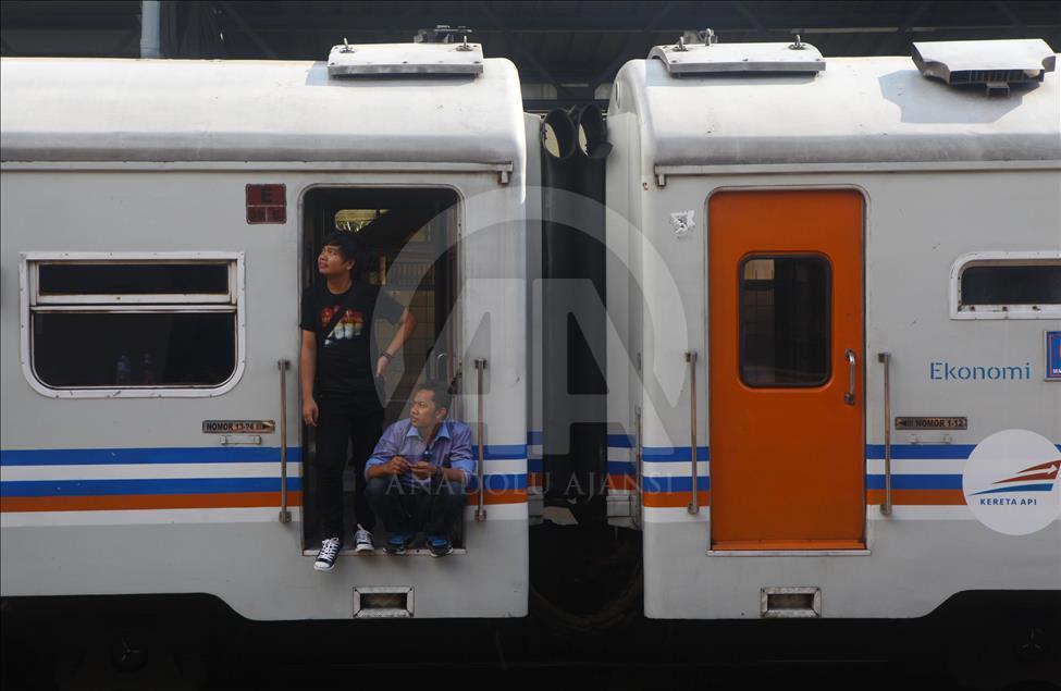 Eid el-fitr seasonal migration in Indonesia