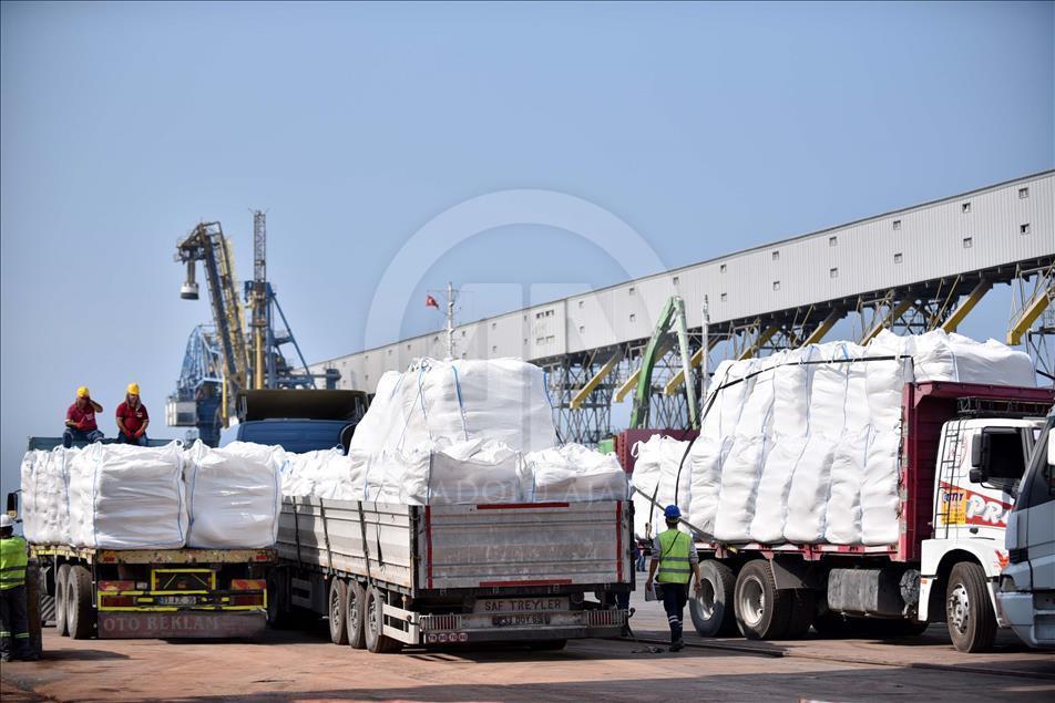 Humanitarian aid from Turkey to Gaza to be sent via cargo ship