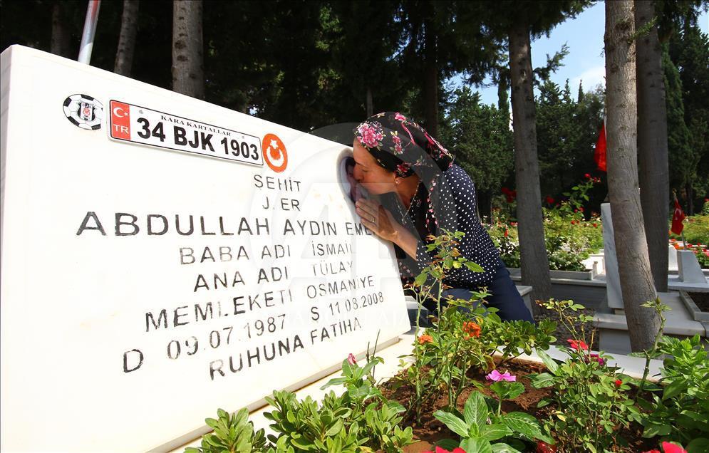 Bayram öncesi şehitliklere ziyaret