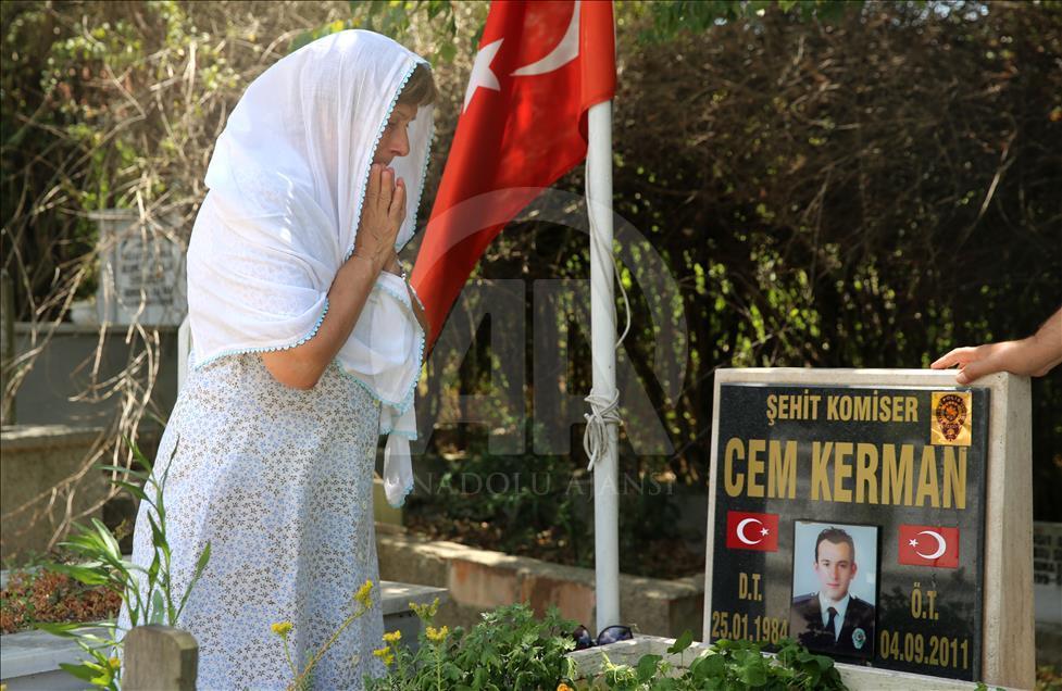 Şehitliklerde buruk bayram