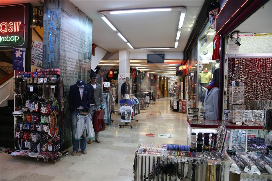 Beyoğlu'nun pasajları, zamana meydan okuyor