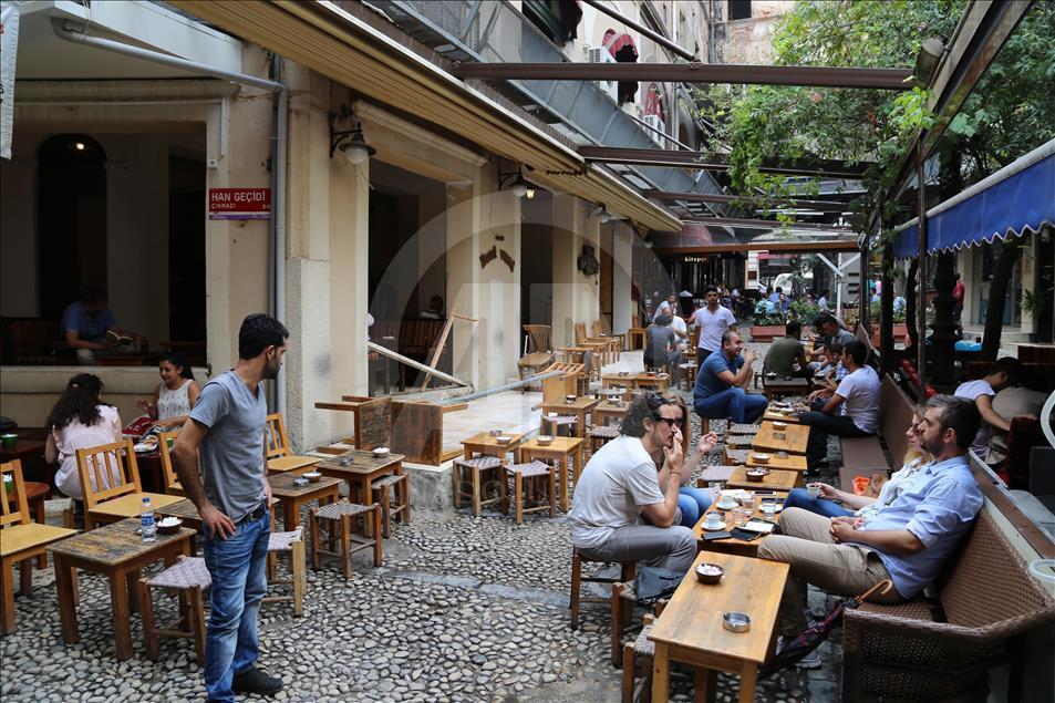 Beyoğlu'nun pasajları, zamana meydan okuyor