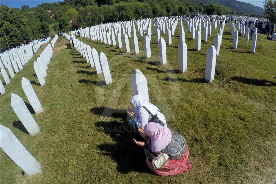 Više od 10.000 vjernika klanjalo dženaza-namaz za 127 žrtava srebreničkog genocida21st anniversary of the Srebrenica massacre