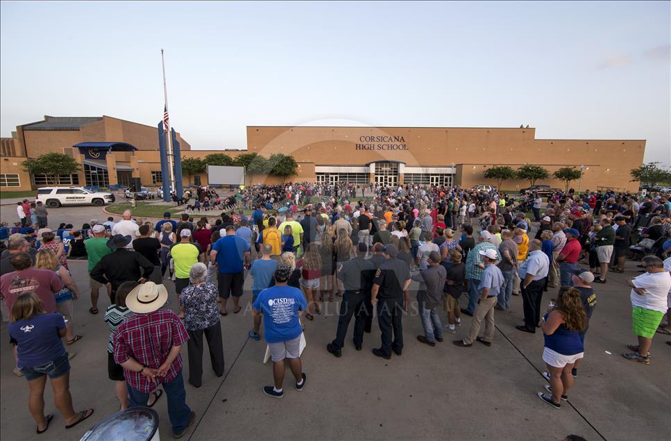 Commemorative ceremony for a police officer in Dallas shooting
