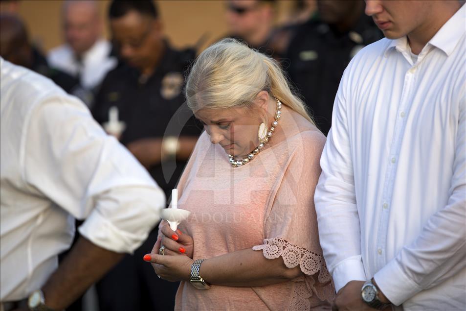 Commemorative ceremony for a police officer in Dallas shooting