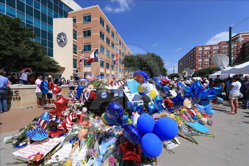 Dallas Mourns Killings Of Five Police Officers