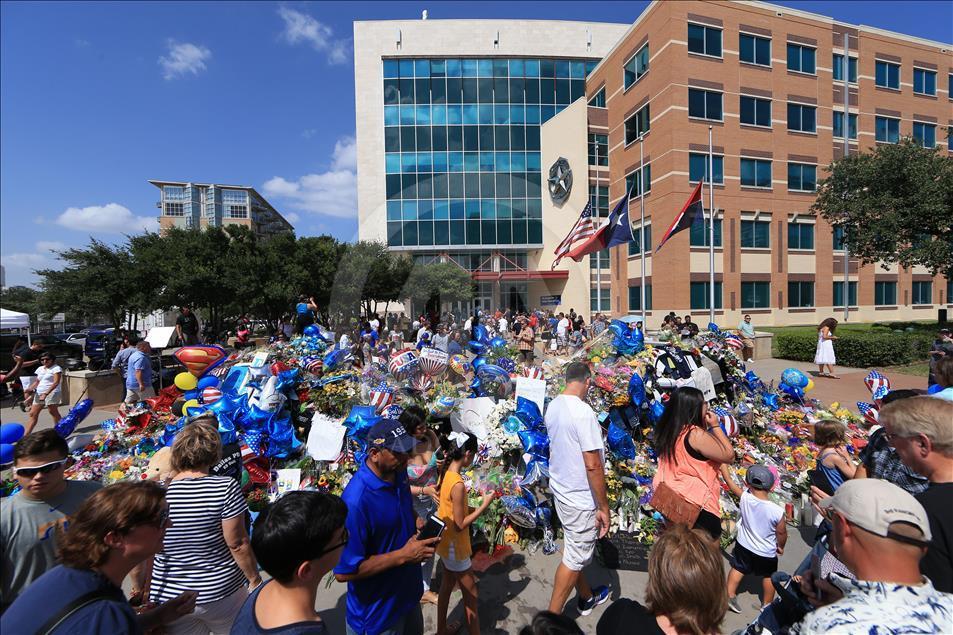 Dallas Mourns Killings Of Five Police Officers