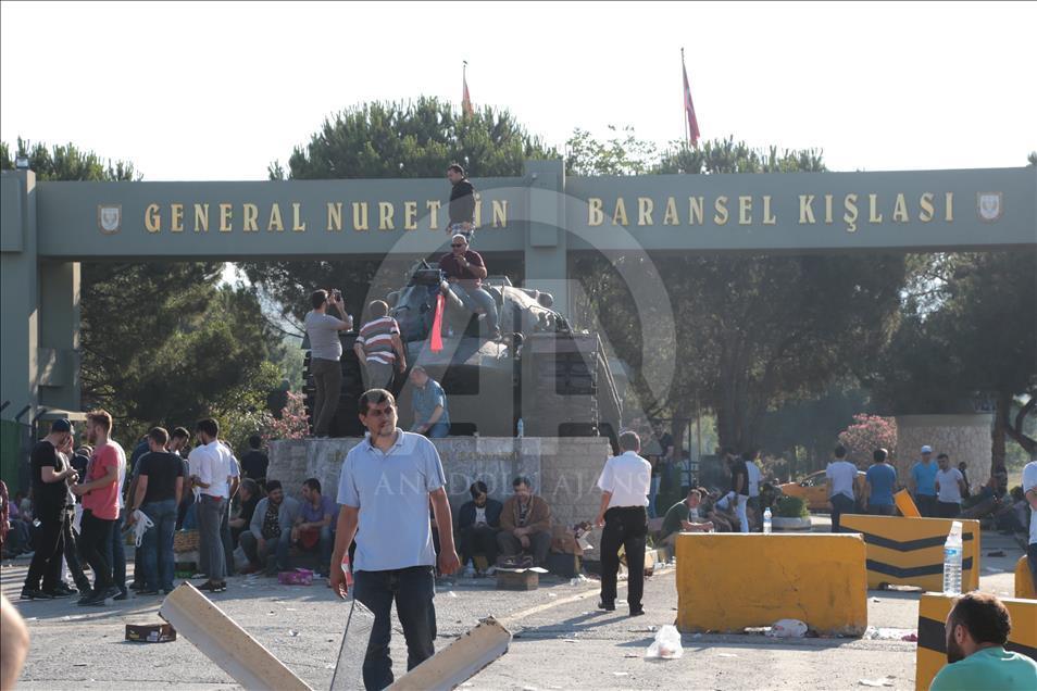 General Nurettin Baransel Kışlası'nın önü kapatıldı