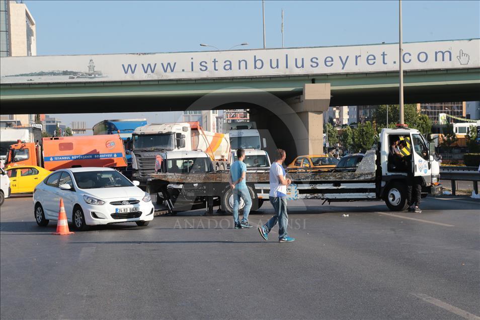 General Nurettin Baransel Kışlası'nın önü kapatıldı