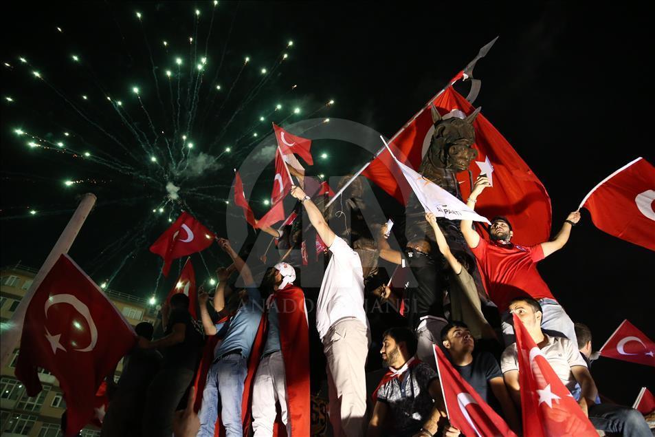 FETÖ'nün darbe girişimine tepkiler