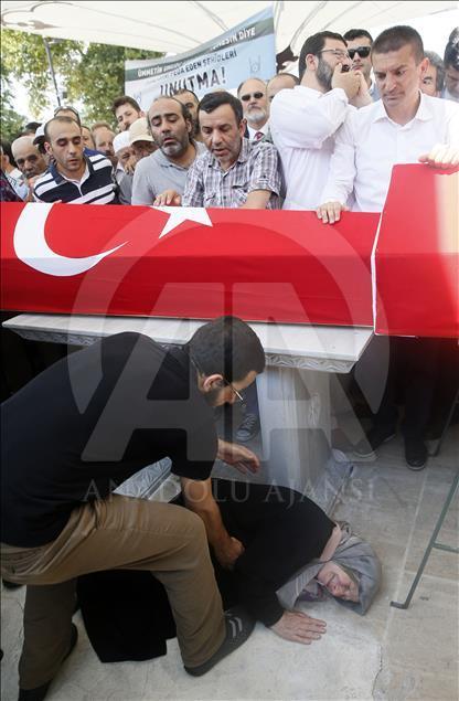 Demokrasi şehitleri son yolculuğuna uğurlanıyor