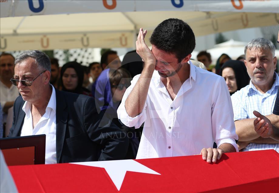 Demokrasi şehitleri son yolculuğuna uğurlanıyor