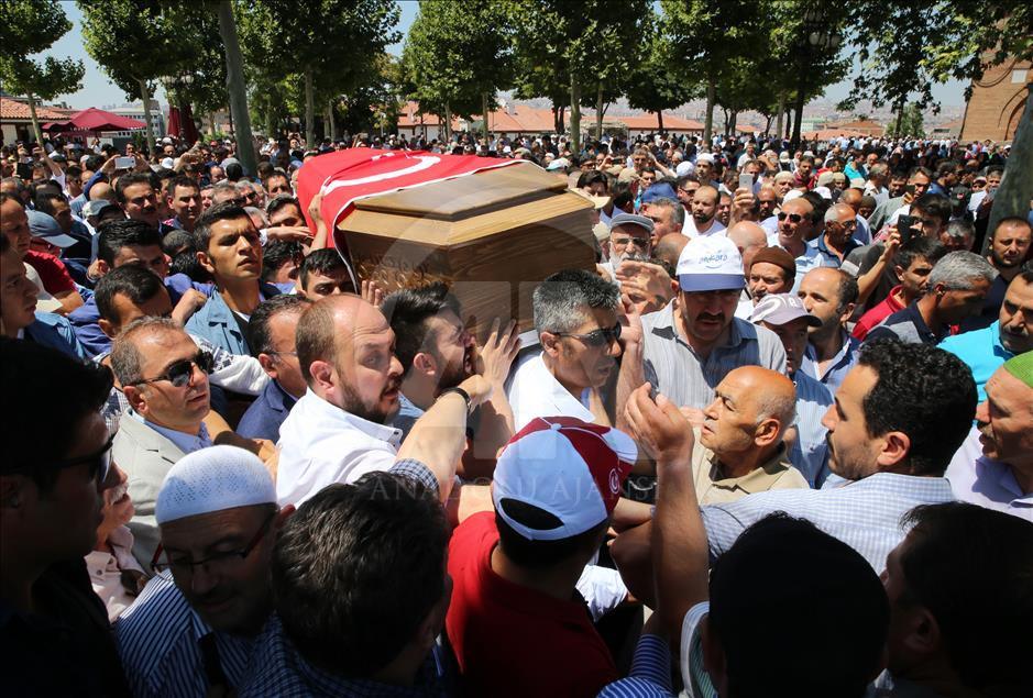 Demokrasi şehitleri son yolculuğuna uğurlanıyor