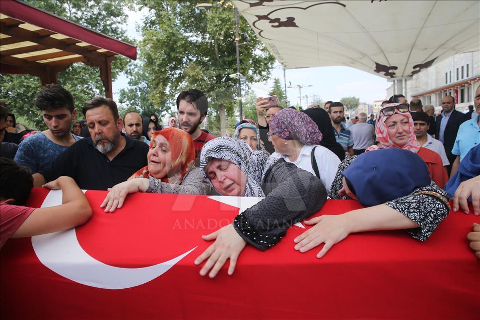 Demokrasi şehitleri son yolculuğuna uğurlanıyor