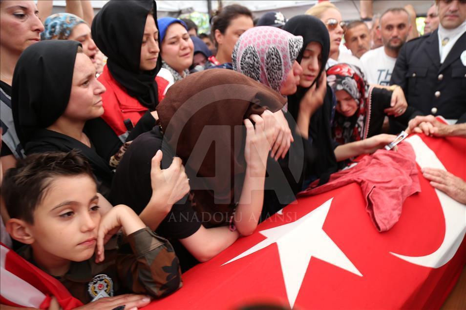 Demokrasi şehitleri son yolculuğuna uğurlanıyor