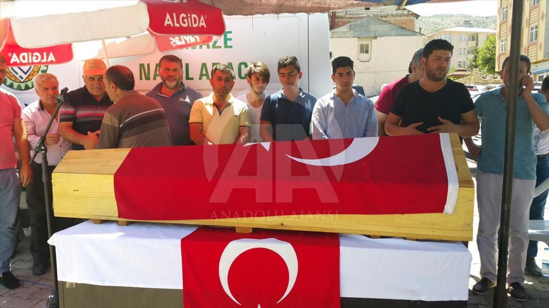 Demokrasi şehitleri son yolculuklarına uğurlanıyor
