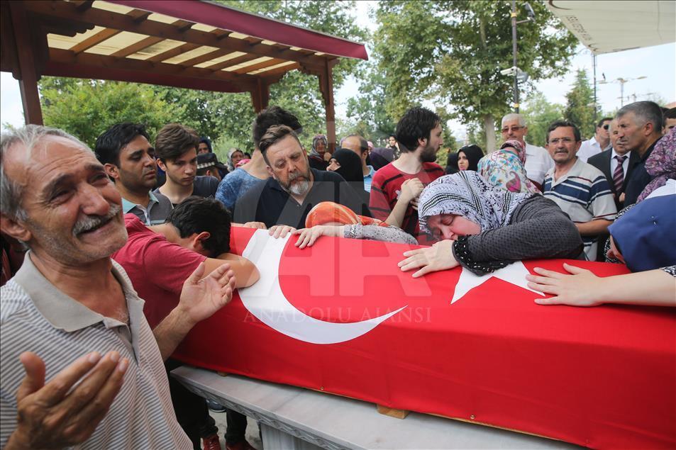 Demokrasi şehitleri son yolculuğuna uğurlanıyor