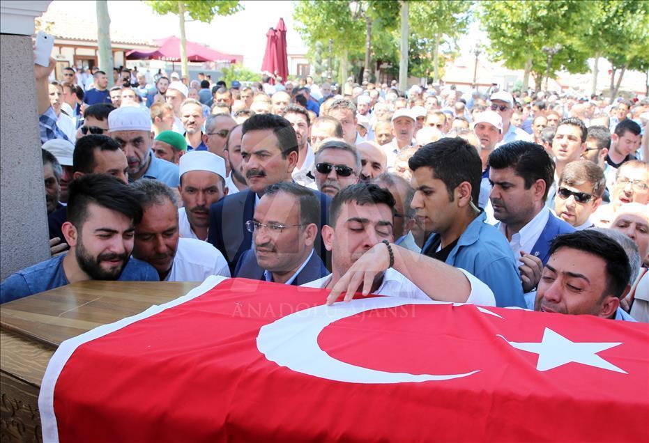 Demokrasi şehitleri son yolculuğuna uğurlanıyor