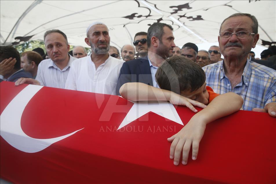 Demokrasi şehitleri son yolculuğuna uğurlanıyor