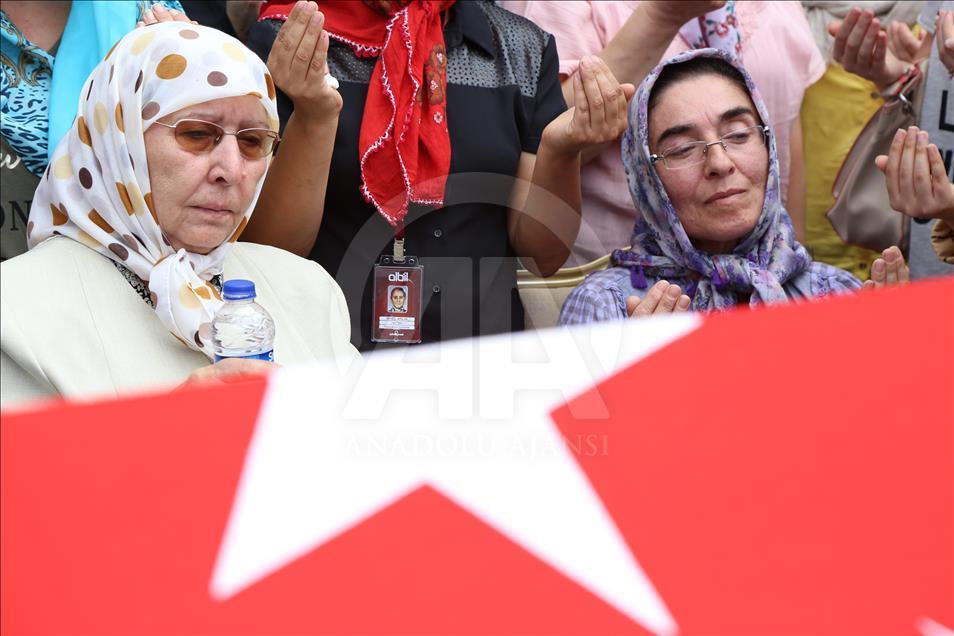 Demokrasi şehitleri son yolculuğuna uğurlanıyor