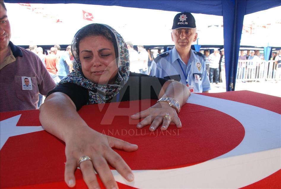 Demokrasi şehitleri son yolculuklarına uğurlanıyor
