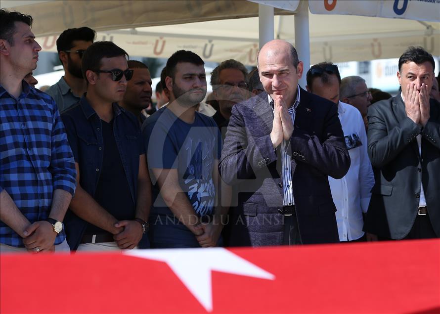 Demokrasi şehitleri son yolculuğuna uğurlanıyor