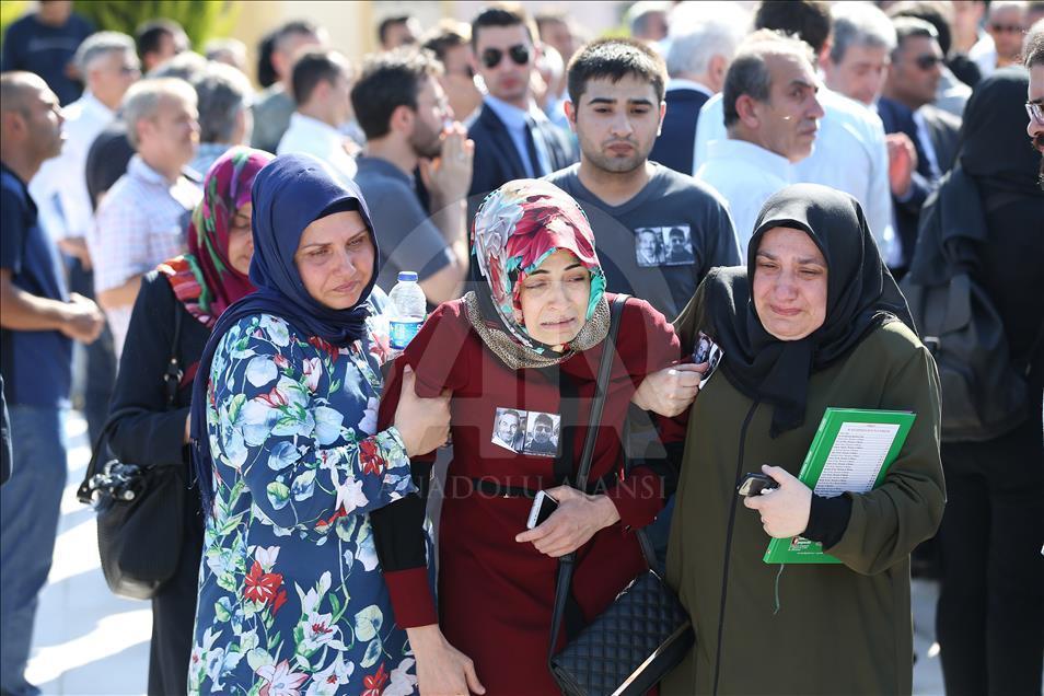 Demokrasi şehitleri son yolculuğuna uğurlanıyor