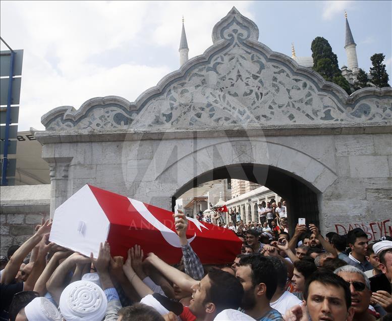 Demokrasi şehitleri son yolculuğuna uğurlanıyor