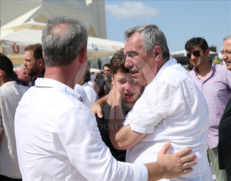 Demokrasi şehitleri son yolculuğuna uğurlanıyor