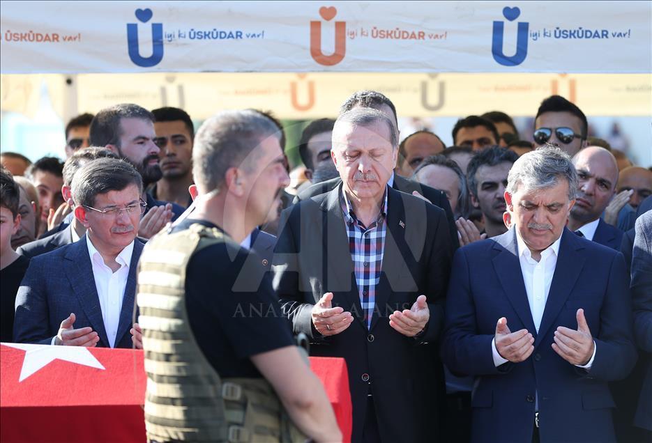 Demokrasi şehitleri son yolculuğuna uğurlanıyor