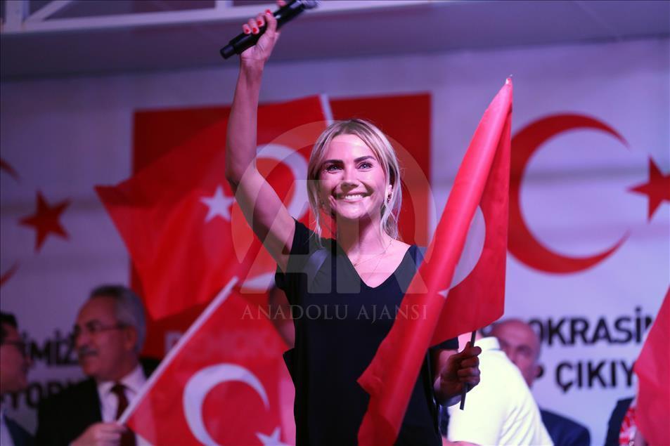 Sanat ve Spor Dünyası FETÖ Darbesine karşı Kızılay'da