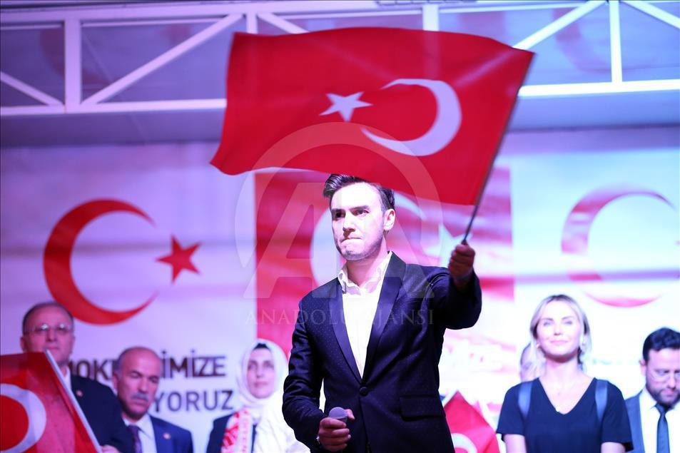 Sanat ve Spor Dünyası FETÖ Darbesine karşı Kızılay'da