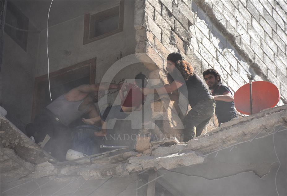 Esed uçakları Arbin'de sivilleri vurdu: 7 ölü, 40 yaralı