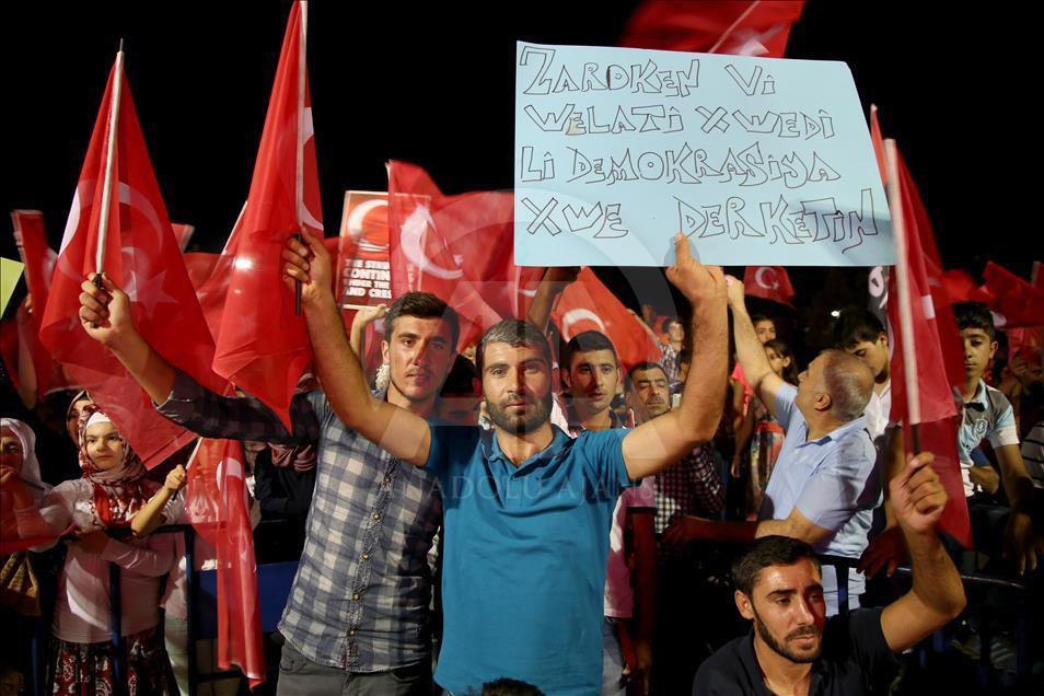 Demokrasi nöbeti devam ediyor