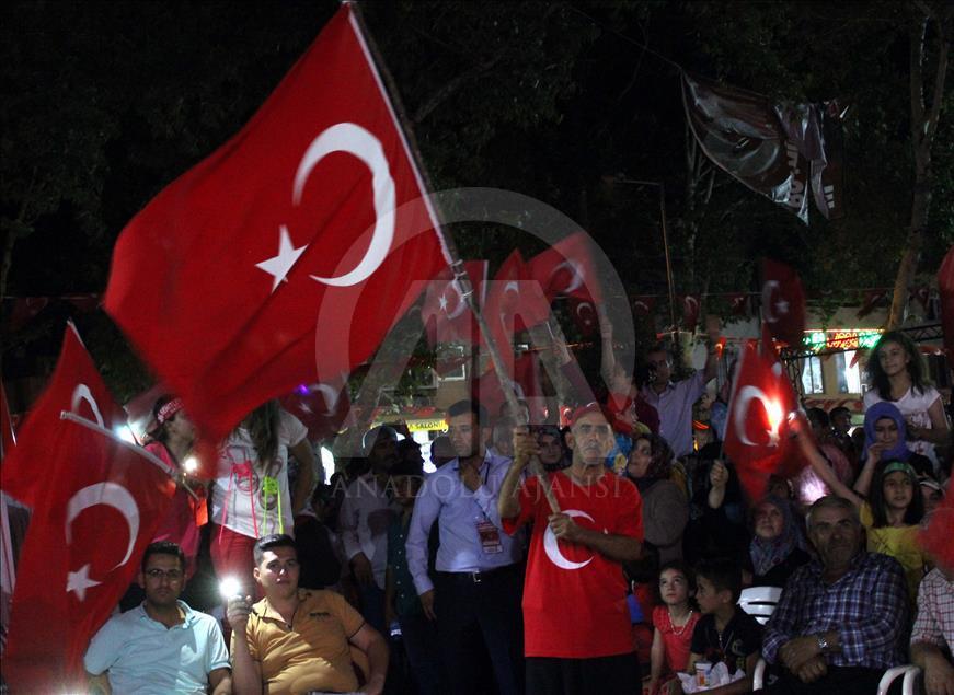 Demokrasi nöbeti devam ediyor