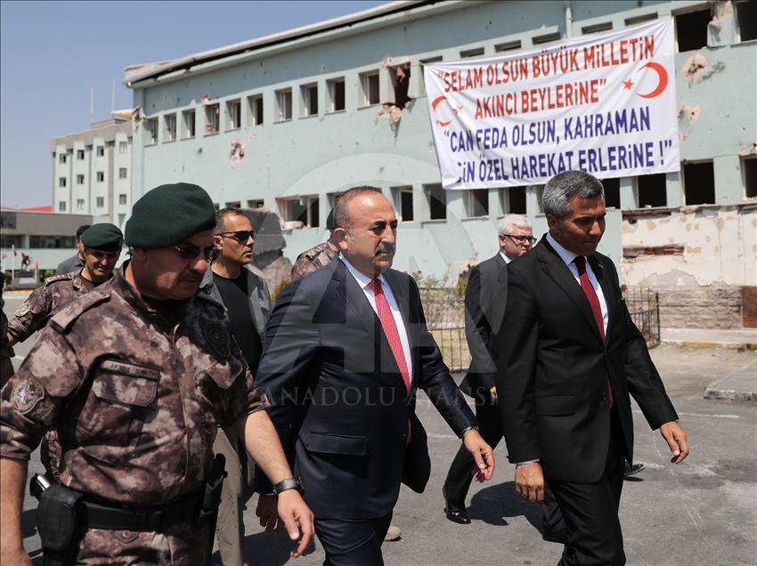 Çavuşoğlu Gölbaşı Polis Özel Harekat Daire Başkanlığını ziyaret etti