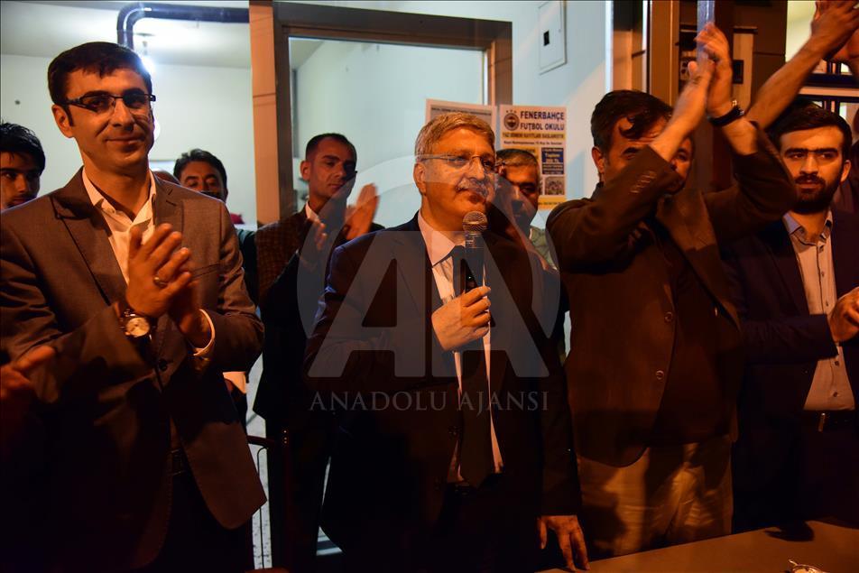 Demokrasi nöbeti devam ediyor
